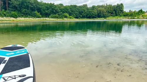 Modernes Ferienhaus am See mit Garten in Wiefelstede, Deutschland
