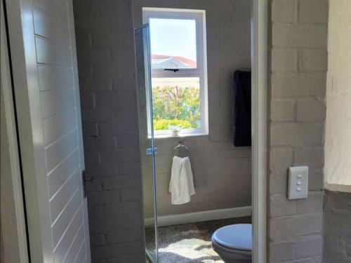 Five-Bedroom House image 7