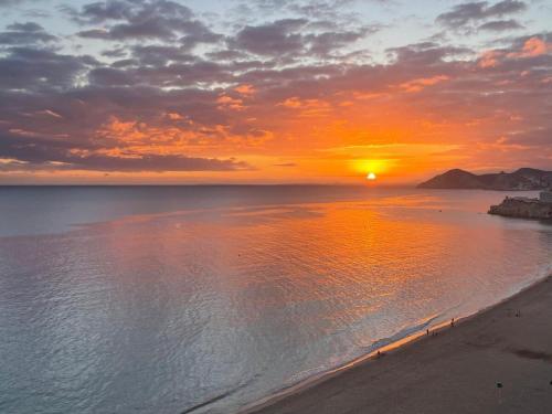 Beachfront studio in Benidorm, Бенидорм (фото 2)