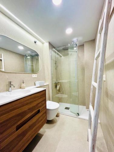 Beachfront studio in Benidorm, Бенидорм (фото 9)
