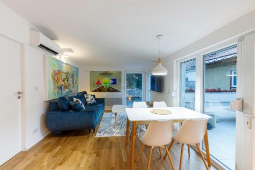 New Luxury Stay in Old Town with free Garage