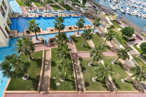 PJ- Luxury Palm Jumeirah Beachfront Apartment, Dubaj (zdjęcie 6)