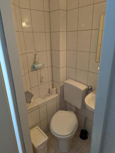 Single Room image 10