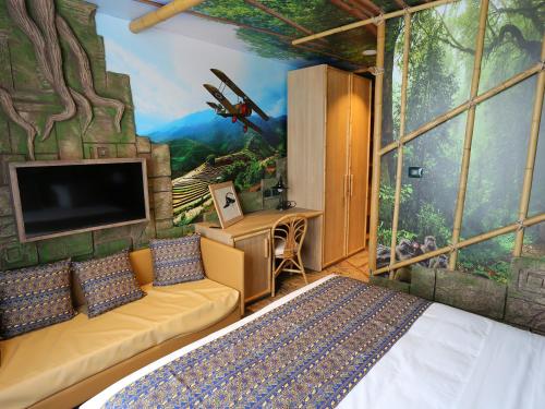 room detail thumbnail 0