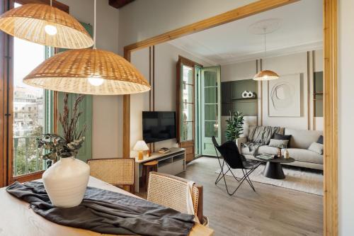 Chixoy - 3 bedrooms and balcony in Eixample Dreta, Barcellona (foto 2)