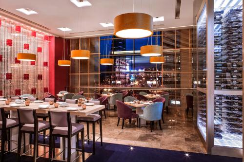 restavracija, Downtown Rotana in Manama center mesta