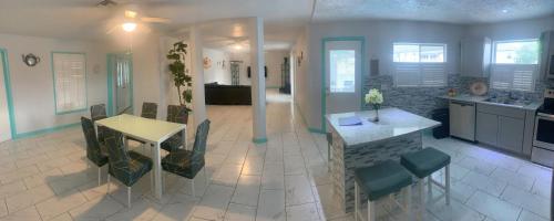Villa Salmon Canal in เคปคอรัล (FL)