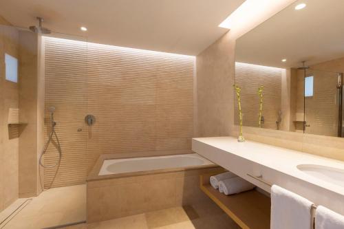 Hipotels Barrosa Park - image 5