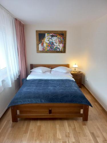 1 double bed, 1 twin bed