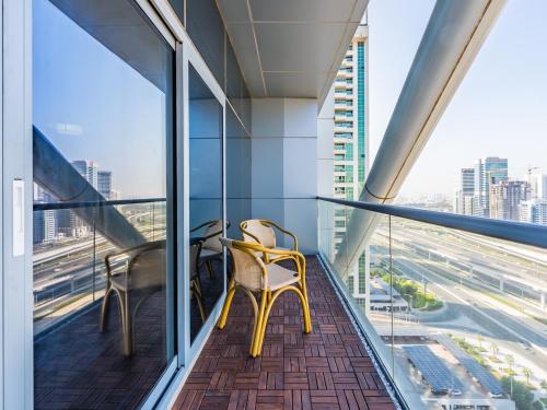 King Bed Studio Near Metro Pool Fast Wifi, Dubai (photo 5)