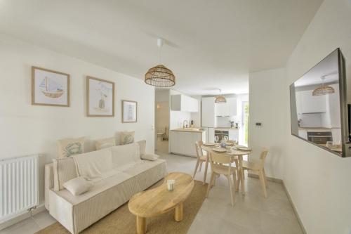 One-Bedroom Apartment image 1