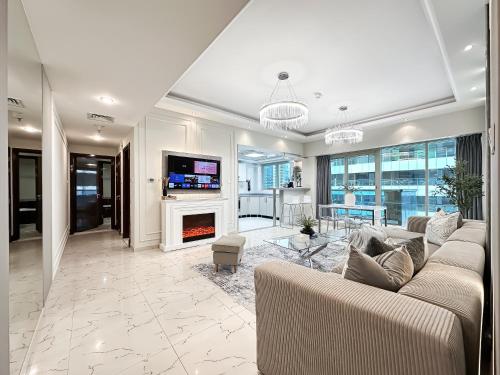 Stylish Marina 1BR High Floor Incredible Views, Дубай (фото 2)