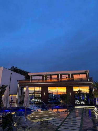 Villa image 1