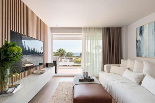 1bd Sv Beach Condo With Pool, Athènes (photo 3)