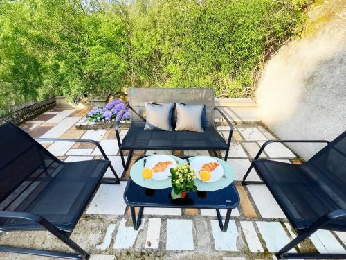 Studio Jozy I confort et jardin en ville 4pers I Futuroscope in ชาเตลโรลต์