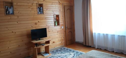 Twin Room with Shower image 6