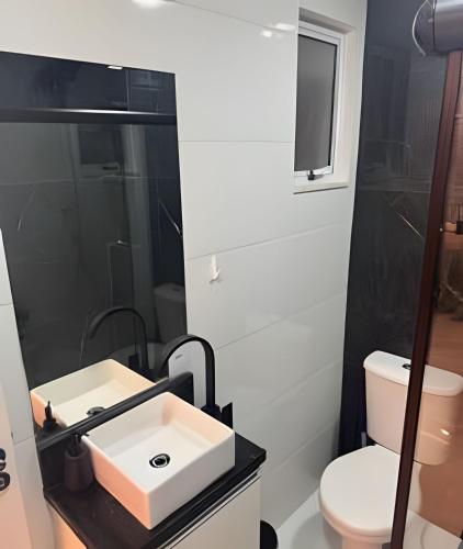 Bathroom, Flat 1,8km do Maracana e UERJ a 5 minutos do Metro in Tijuca