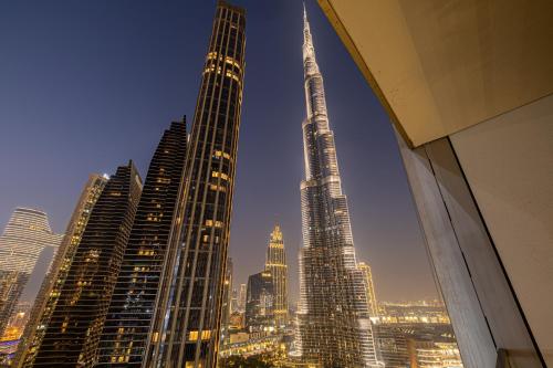 Downtown Dubai, Burj Khalifa View, Steps From Dubai Mall, Infinity Pool, Dubai