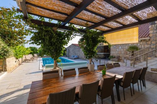 Seadmed, Villa Joe in Mocici