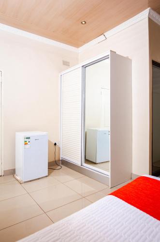 Double Room image 2