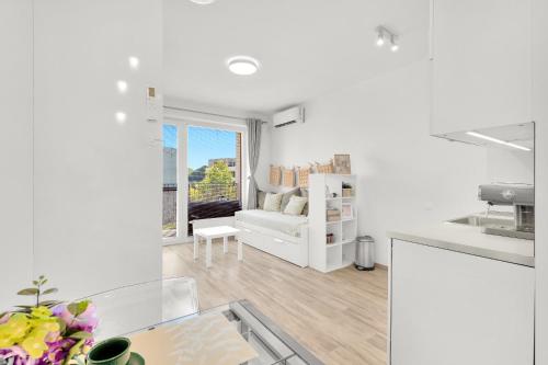 Modern Studio with AC, Balcony & Free Parking, Bratislava