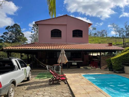 . Casa de campo Domeni rustica e próximo a cidade de Juiz de Fora MG