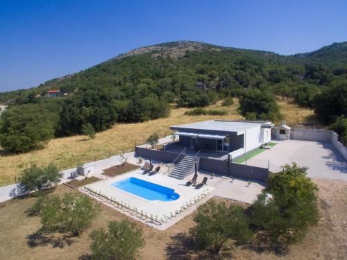 Villa Life in Vučevica