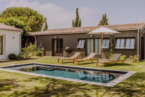 Villa Rhétaise - Villa de luxe avec piscine chauffée - 5 chambres - Loix Île de Ré – khách sạn tại Loix