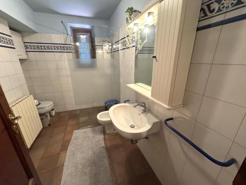 Apartment with City View image 4