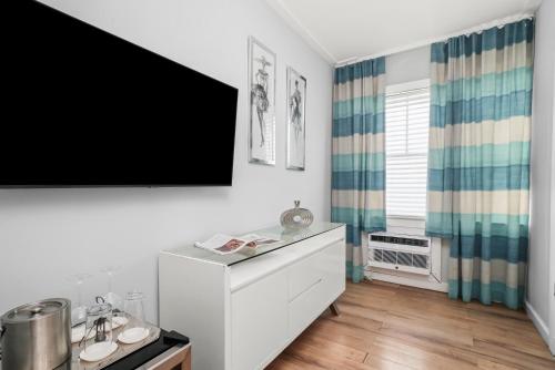 Standard Queen Room image 3