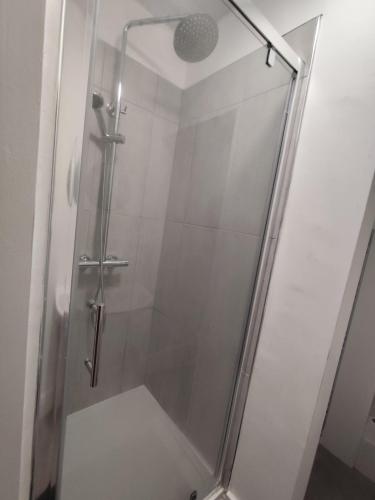 En-Suite Double-Bedroom in the Heart of Salford Manchester CR1 Perfect for Short Stays - Prestwich