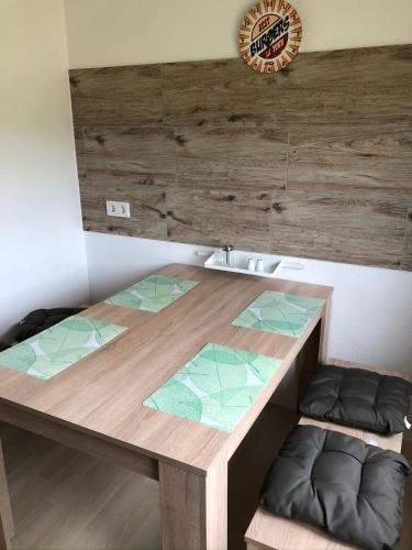 المرافق, Monteur- und Ferienwohnung BeKi in كامب-لينتفورت