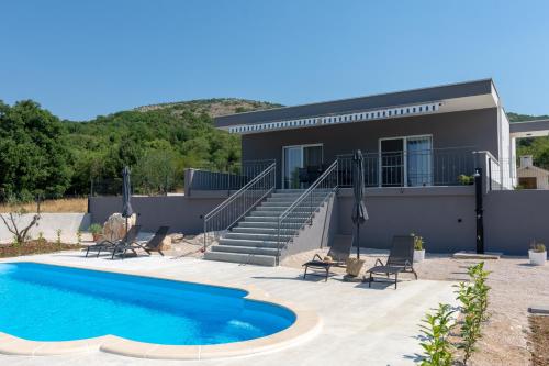 Villa Life in Vučevica