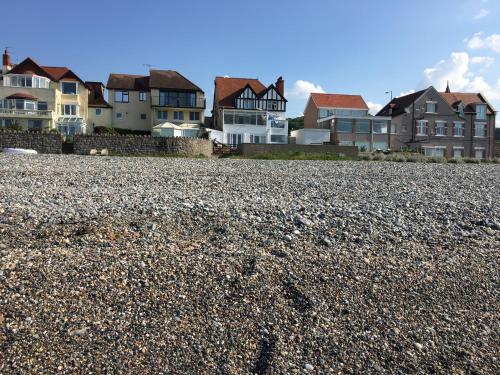 Superb Cintra Beachside Apartments - image 5