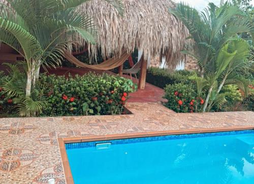 อ่างแช่น้ำร้อน, El Refugio Natural in ตูร์บาโก