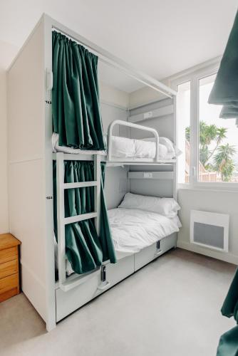 Hostel Demain c'est loin in Hendaye