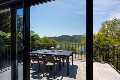 Surrounding environment, Lake House Buric in Virpazar