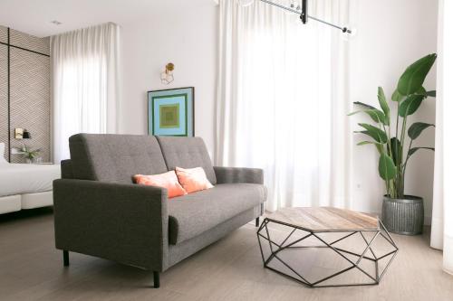 Teatro Romano 4 & 5 - main image