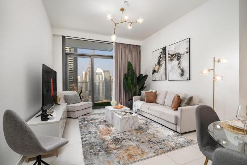 Luxury 1 Bedroom Apartment with partial Burj Khalifa View by Delujo Stays, Dubái