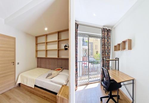 Two-Bedroom Deluxe Apartment image 7