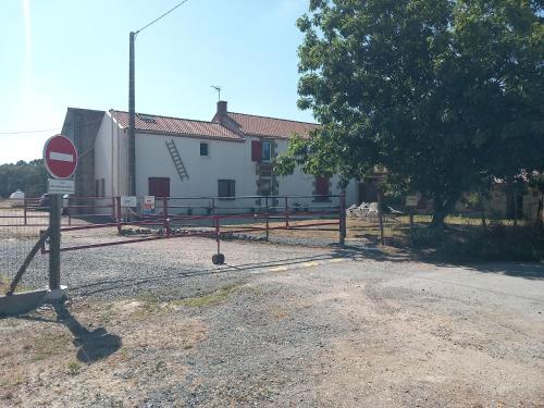 Bienvenu à la campagne (Bienvenu a la campagne) in 永河畔拉羅什