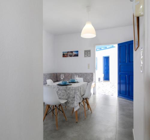 ฮอลิเดย์ อิน ปารอส อพาร์ตเมนท์ แอนด์ สตูดิโอ (Holidays in Paros Apartments & Studios) in อาลิคี