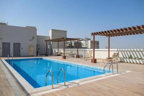 Luxury Studio Apartment - image 3