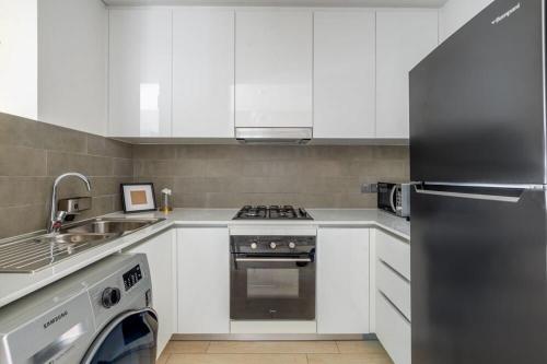 Luxury Studio Apartment - image 7