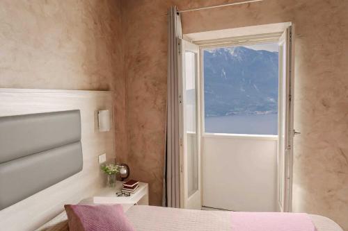 Superior Double Room with Lake View