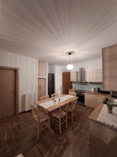 Sea View Maisonette just 250m from the Beach Fully Equipped & Spacious! in 벨리카 (라리사)