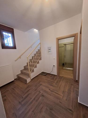 Sea View Maisonette just 250m from the Beach Fully Equipped & Spacious! in 벨리카 (라리사)