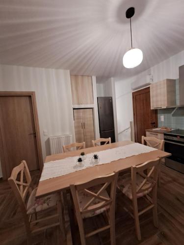 Sea View Maisonette just 250m from the Beach Fully Equipped & Spacious! in 벨리카 (라리사)