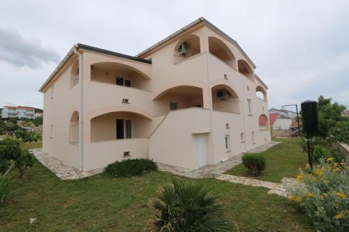 Two-Bedroom Apartment with Balcony and Sea View