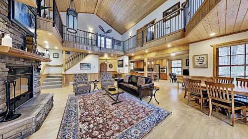 Round House on Round Lake in Hayward, USA